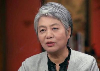 ​家境差的女孩共性有哪些（孩子家里穷不穷一眼就看出，身上这3个特点是藏不住