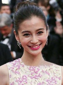 ​明星离开了美颜和滤镜