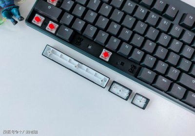 ​罗技键盘轴有什么区别(灵动轴和灰木轴的区别)