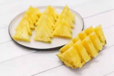 ​菠萝的功效与作用禁忌(春季常吃菠萝竟有这五大好处，既能养生还能治病)