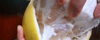 ​轻松剥柚子皮的小技巧[柚子皮怎么好剥皮]