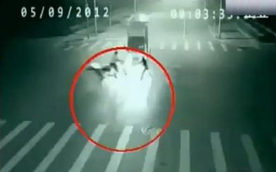 ​超诡异车祸现场真假几张车祸现场灵异鬼影救人的实拍