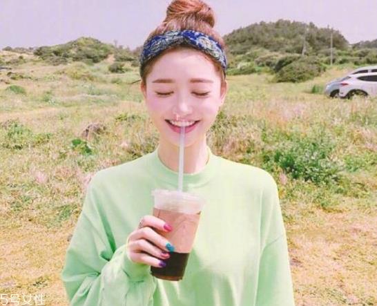 韩国发带怎么带好看 韩国发带的系法图解 韩国发带怎么带好看 韩国发带的系法图解