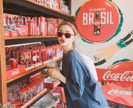 韩国发带怎么带好看 韩国发带的系法图解 韩国发带怎么带好看 韩国发带的系法图解