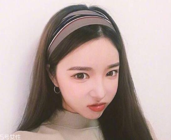 韩国发带怎么带好看 韩国发带的系法图解 韩国发带怎么带好看 韩国发带的系法图解