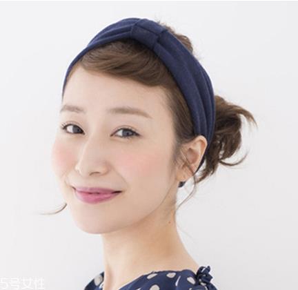 韩国发带怎么带好看 韩国发带的系法图解 韩国发带怎么带好看 韩国发带的系法图解