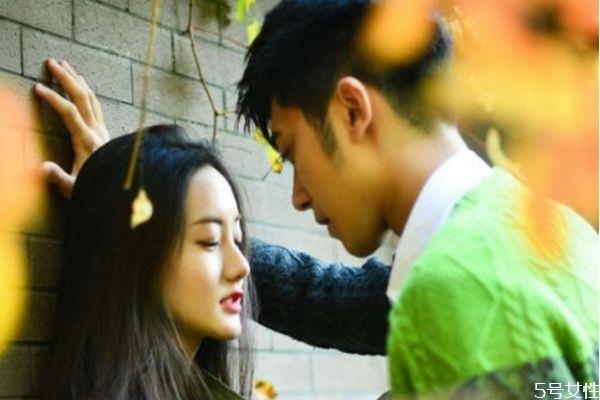 没谈过恋爱的男生怎么追女生 追女孩子的技巧和方法 没谈过恋爱的男生怎么追女生 追女孩子的技巧和方法