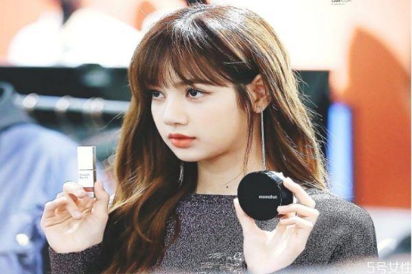 什么男生喜欢高冷女生 高冷女吸引哪种男人 什么男生喜欢高冷女生 高冷女吸引哪种男人