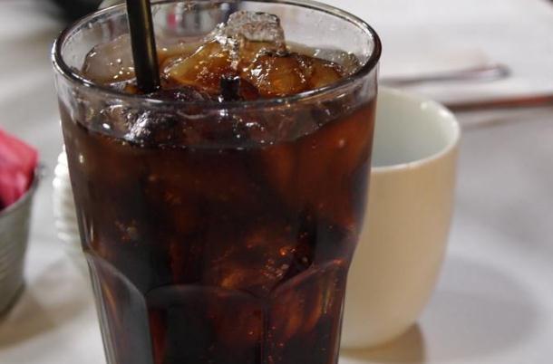 喝姜丝可乐有什么好处 喝姜丝可乐注意事项有哪些 喝姜丝可乐有什么好处 喝姜丝可乐注意事项有哪些