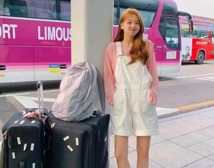 买什么款式的吊带裤最好看