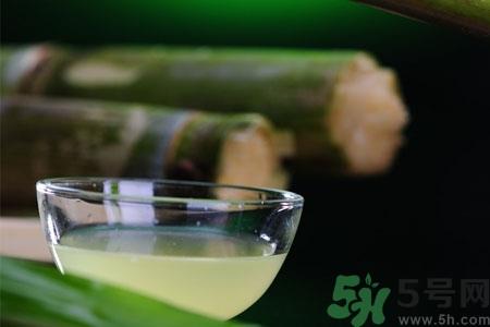 新鲜甘蔗汁是绿色的吗?鲜榨甘蔗汁是什么颜色? 新鲜甘蔗汁是绿色的吗?鲜榨甘蔗汁是什么颜色?