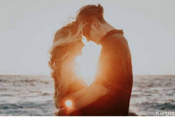 怎样才能够夫妻相处和谐 如何调节夫妻感情 怎样才能够夫妻相处和谐 如何调节夫妻感情