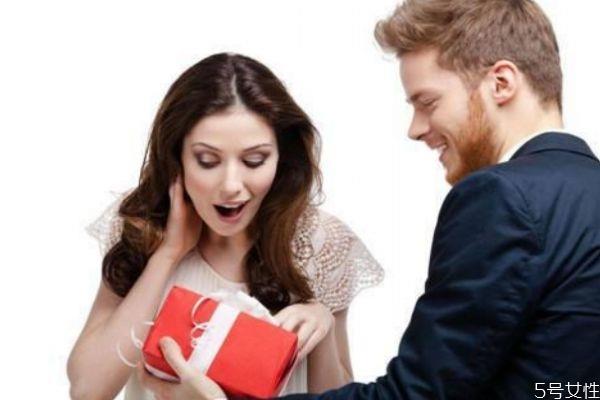 怎样才能够夫妻相处和谐 如何调节夫妻感情 怎样才能够夫妻相处和谐 如何调节夫妻感情