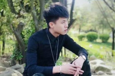 ​许华升的家庭背景如何？（揭秘许华升的成功之路）