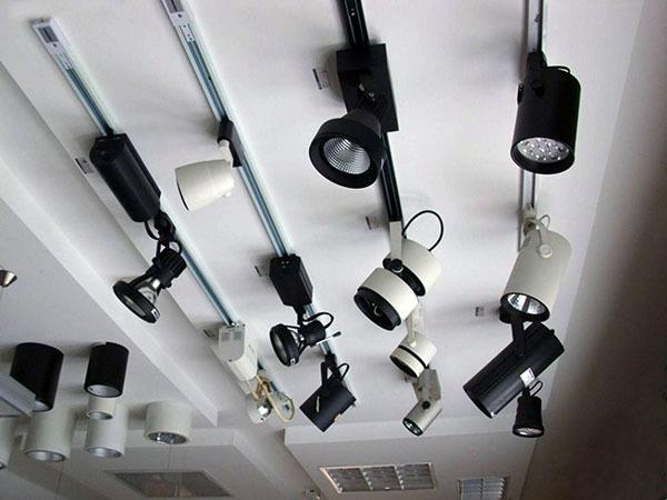 装修轨道灯安装方法 轨道灯怎么接线 3