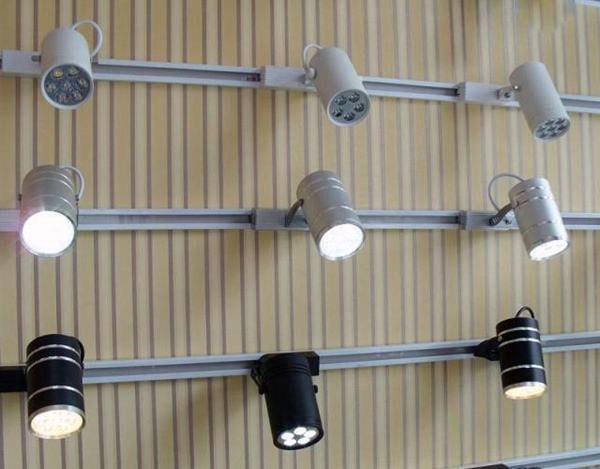装修轨道灯安装方法 轨道灯怎么接线 2