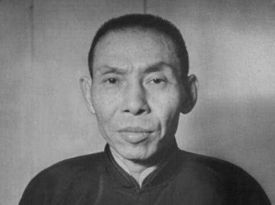 ​杜月笙晚年落魄，曾向他借钱，他问都没问，直接说：要多少自己填