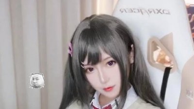 ​都说腐团儿长得美，谁注意到她微博简介，七个字在暗示着什么？