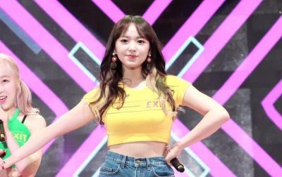 ​看着很瘦的程潇腿上肌肉不少，一穿短裤立马现形，网友：不敢认了