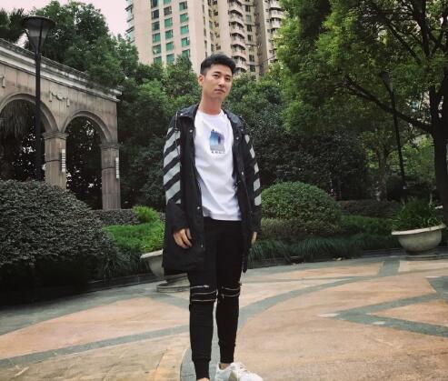 斗鱼401钱小佳没啥才艺被黑得最多最惨为什么还屹立不倒？