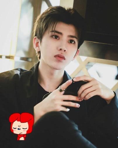 蔡徐坤“黑粉”有多可怕?连周杰伦都敢骂,网友:自己该好好反省