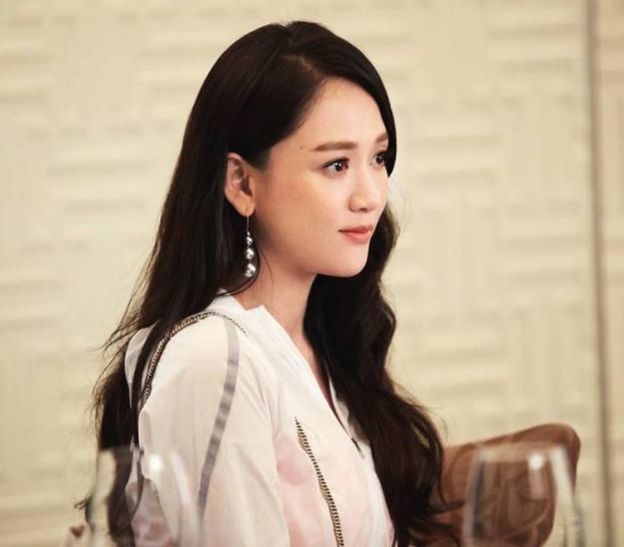 陈乔恩深夜放‘宵夜照’,面前的碗足见人品,网友:太耿直了