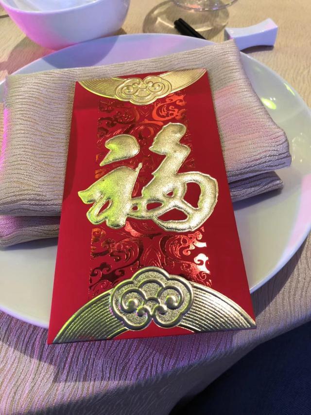 《红海行动》票房35亿，仅次《战狼2》，林超贤庆功宴兴奋发红包