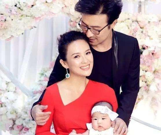 汪峰送章子怡连体羽绒服,穿上像“大白”,尽显直男审美