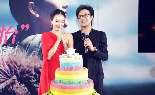 汪峰送章子怡连体羽绒服,穿上像“大白”,尽显直男审美