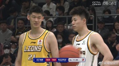 ​广厦为何末节崩盘？杨毅批王博：对2外援调度犹豫不决，导致崩溃