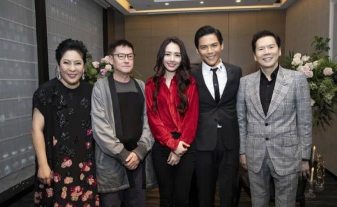 向佐的弟弟叫向右,郭碧婷的孩子该叫什么?网友也是为其操碎了心