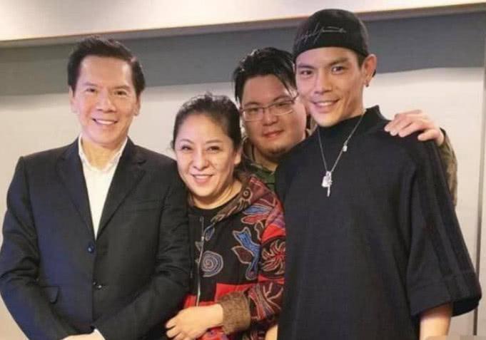 向佐的弟弟叫向右,郭碧婷的孩子该叫什么?网友也是为其操碎了心