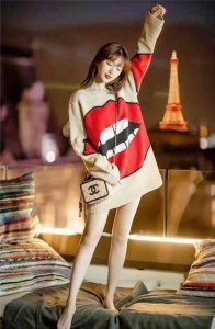 ​照片中大长腿，现实中矮个子，原来一些女星的大长腿，都是假的