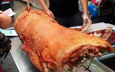 ​曾经生意火爆的38元一斤脆皮烤全猪 为何两周后无人问津