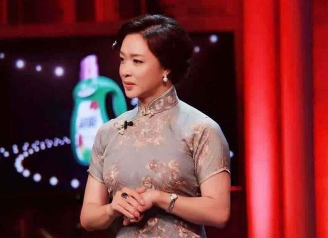 金星真人到底啥样？上身很有“女人味”，下面却是一双这样的腿