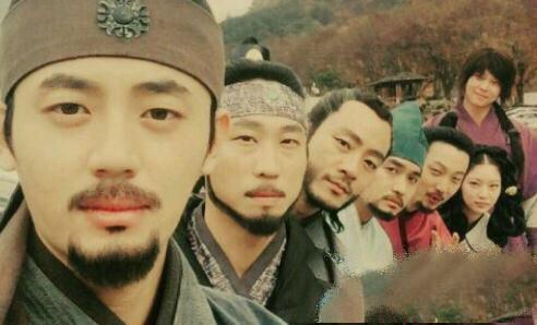 成为大势男演员，他的名字叫朴海秀！