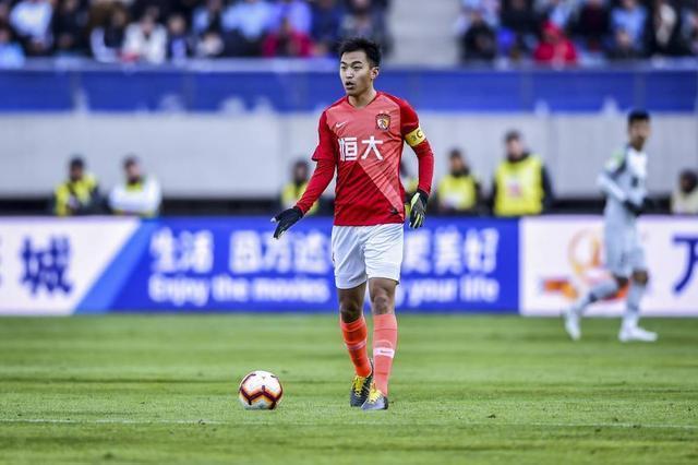 冯潇霆道歉仍得不到大连球迷原谅,他直言自己为大连付出了很多