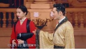 黄晓明意外暴露真实身高,看到他的鞋跟后,网友:真有一米八?