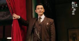 黄晓明意外暴露真实身高,看到他的鞋跟后,网友:真有一米八?