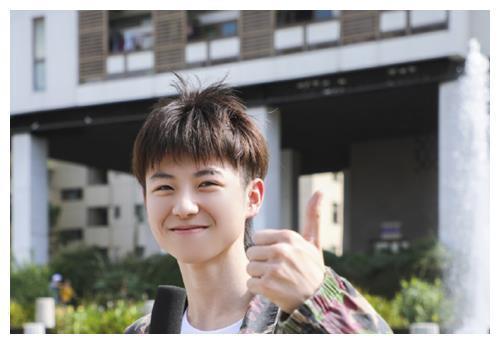 8年后蓝多多蔡小豆扮演者同发微博,相约南艺见,满满的都是回忆