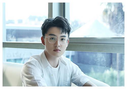 8年后蓝多多蔡小豆扮演者同发微博,相约南艺见,满满的都是回忆