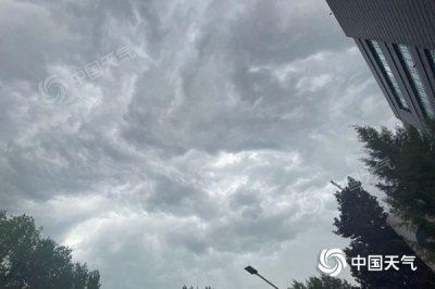 ​长江以北强降雨持续“营业” 华北平原40℃极端高温返场