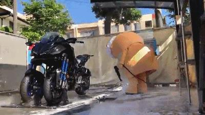 这个日本吉祥物遭官方封杀!却因为一段暴力视频在海外火了!