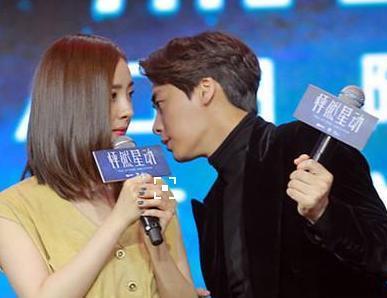 杨幂离婚,李易峰隔空安慰她?粉丝找出三点证据