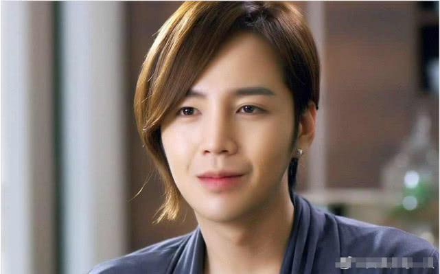 小鲜肉变老腊肉!张根硕近照发福成油腻大叔,换发型如整容