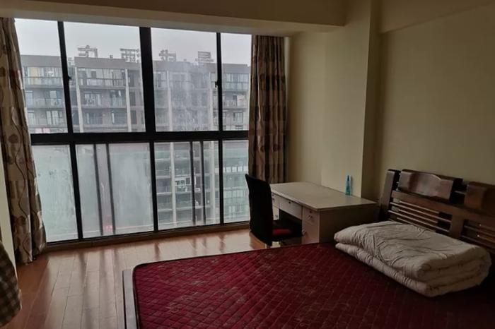 房东花8000元爆改自己出租屋,完工后租金翻倍不嫌贵,晒晒