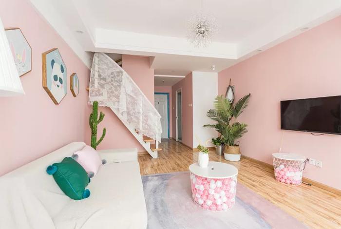 房东花8000元爆改自己出租屋,完工后租金翻倍不嫌贵,晒晒