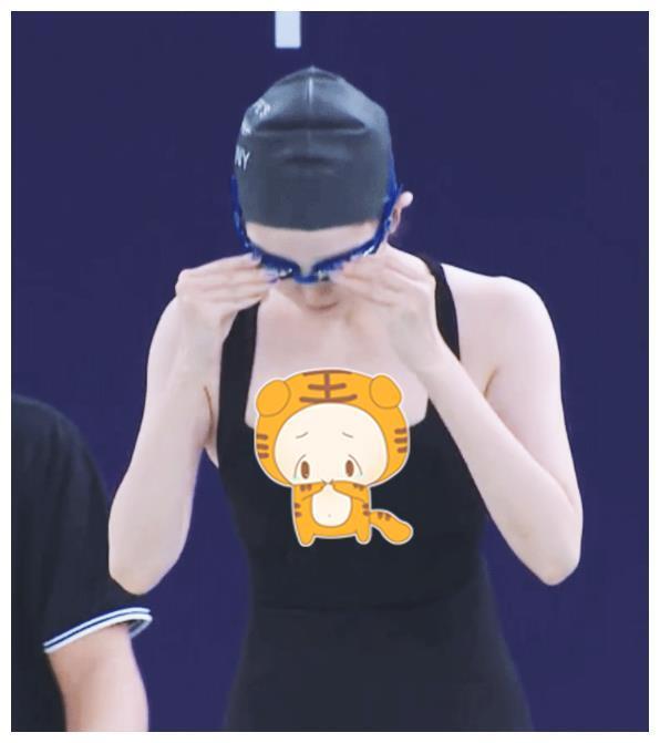 陈小纭被吐槽“发育过猛”?当年游泳旧照被疯传:这谁能扛得住!