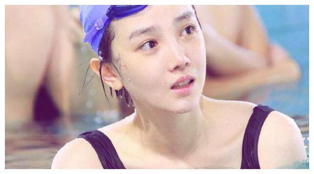 陈小纭被吐槽“发育过猛”?当年游泳旧照被疯传:这谁能扛得住!