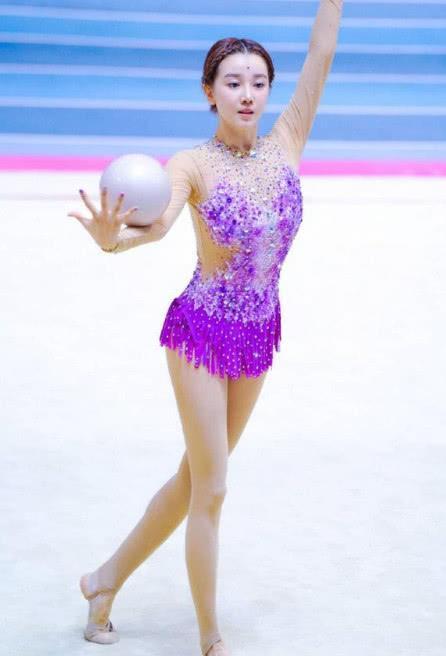 陈小纭真实身份曝光,看到照片后,网友:她这么火都是有原因的!